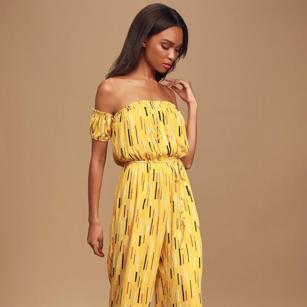 Never Been Worn Yellow Jumper 💛